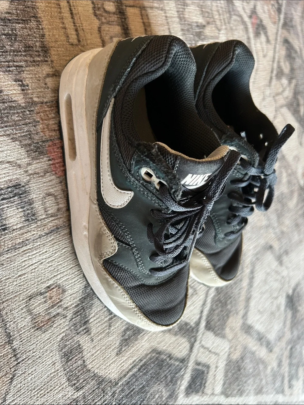 Nike Kids Black and Silver Low-Top Sneakers